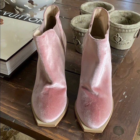 Dee Keller Lexie Boot - Picture 2 of 4